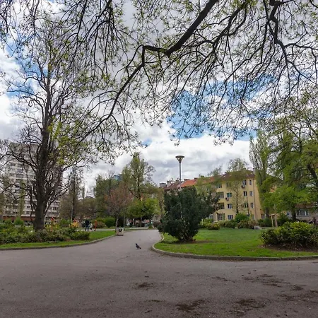 Comfort.chic.charming With Terrace Near Ndk Apartmán *
