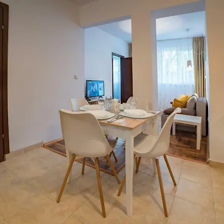 Comfort.chic.charming With Terrace Near Ndk