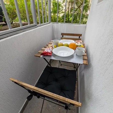 Apartman Comfort.chic.charming With Terrace Near Ndk