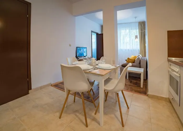 Comfort.chic.charming With Terrace Near Ndk